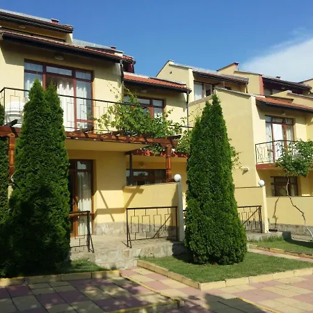 Family Yalta влас