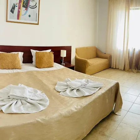 Family Yalta влас Complex 3*