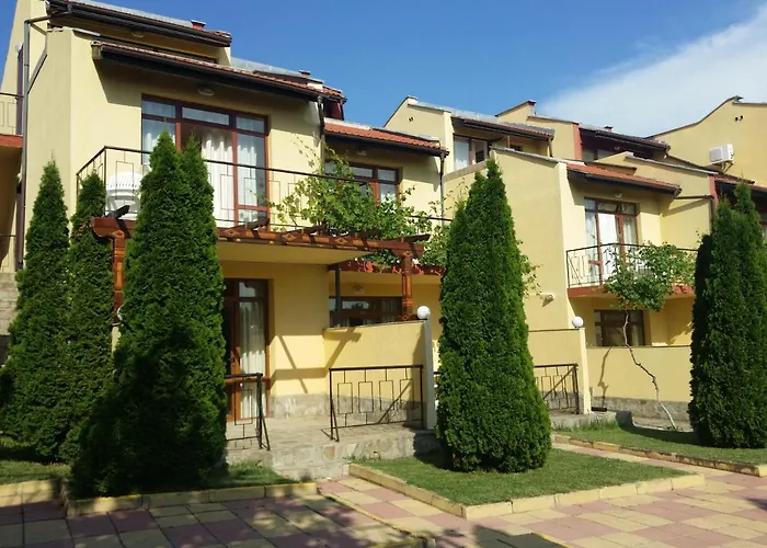 Family Yalta влас